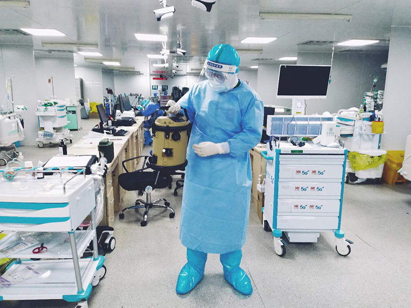 A SASS 2300 wet air sampler in use in a hospital COVID-19 ward in Wuhan, China, April 2020.